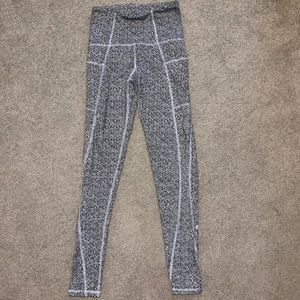black and white workout leggings